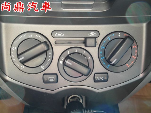 YES認證車 全車原鈑件 里程保證 無待修 實車實價 ABS 安全氣囊 倒車雷達 倒車影像 胎壓偵測 電動後視鏡  第19張相片