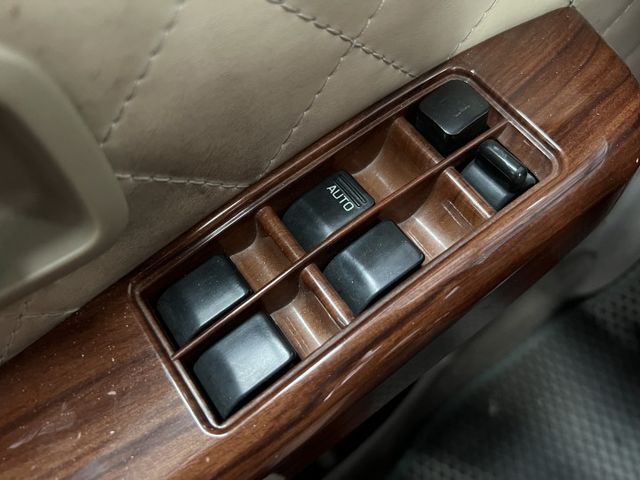 引擎.變速箱.冷氣正常 無漏油 無待修 代步車可選擇 復古馬曲 實跑里程13萬  第9張相片