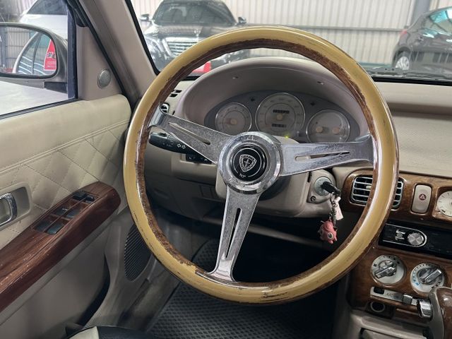 引擎.變速箱.冷氣正常 無漏油 無待修 代步車可選擇 復古馬曲 實跑里程13萬  第10張相片