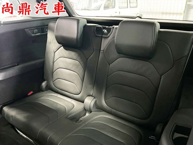 2021型 小改款 4x4尊榮款 七人座 原鈑件 全景天 電尾門 ACC跟車 盲點 環景 CARPLAY 可貸款  第20張相片