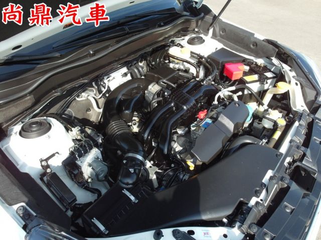 i-P版 全車原鈑件 里程僅跑9萬 免鑰匙 電尾門 盲點 定速 右側顯影 倒車影像 換檔撥片 主動轉向頭燈  第8張相片