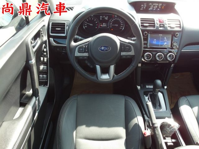 i-P版 全車原鈑件 里程僅跑9萬 免鑰匙 電尾門 盲點 定速 右側顯影 倒車影像 換檔撥片 主動轉向頭燈  第14張相片