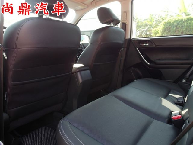 i-P版 全車原鈑件 里程僅跑9萬 免鑰匙 電尾門 盲點 定速 右側顯影 倒車影像 換檔撥片 主動轉向頭燈  第19張相片