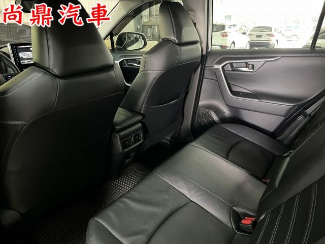油電旗艦款 里程僅跑4.7萬 原鈑件 ACC跟車 車道偏離 360環景 盲點 導航 電尾門 電動椅 CARPLAY  第20張相片