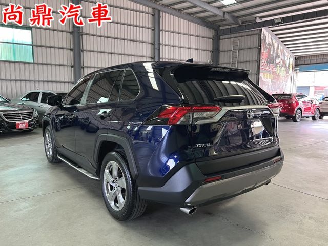 旗艦款 里程僅跑3萬 原鈑件 免鑰匙 電尾門 ACC跟車 車道偏離 盲點 360環景 前後車距 CARPLAY  記憶椅  第2張相片