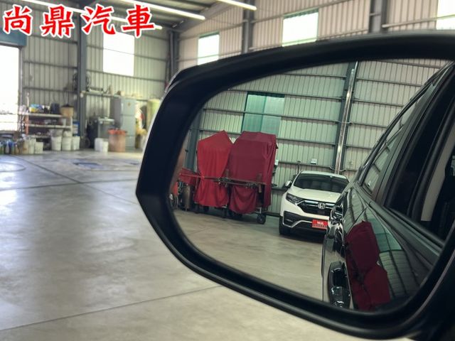 旗艦款 里程僅跑3萬 原鈑件 免鑰匙 電尾門 ACC跟車 車道偏離 盲點 360環景 前後車距 CARPLAY  記憶椅  第8張相片