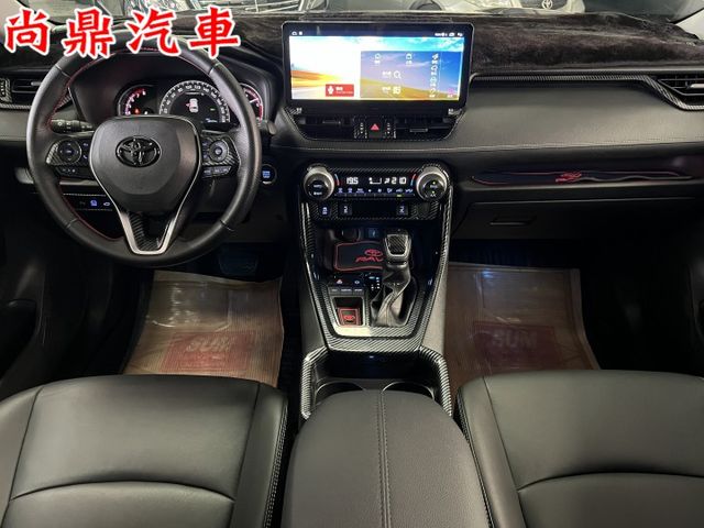 旗艦款 里程僅跑3萬 原鈑件 免鑰匙 電尾門 ACC跟車 車道偏離 盲點 360環景 前後車距 CARPLAY  記憶椅  第13張相片