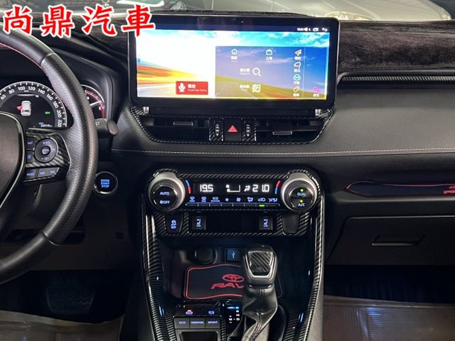 旗艦款 里程僅跑3萬 原鈑件 免鑰匙 電尾門 ACC跟車 車道偏離 盲點 360環景 前後車距 CARPLAY  記憶椅  第16張相片