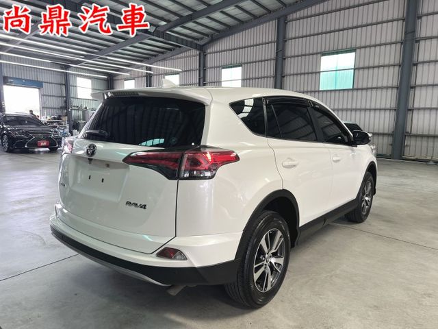 尊爵款 全車原鈑件 ACC跟車 車道偏離 免鑰匙 盲點 360環景 電動座椅 雙恆溫 歡迎來店賞車  第5張相片