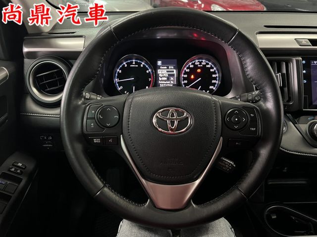 尊爵款 全車原鈑件 ACC跟車 車道偏離 免鑰匙 盲點 360環景 電動座椅 雙恆溫 歡迎來店賞車  第13張相片