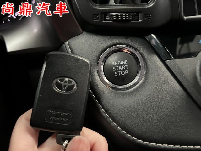 尊爵款 全車原鈑件 ACC跟車 車道偏離 免鑰匙 盲點 360環景 電動座椅 雙恆溫 歡迎來店賞車  第17張相片
