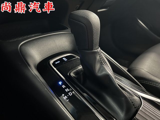 里程僅跑4萬 全車原鈑件 ACC跟車 車道偏離 倒車影像 藍芽 導航 車室氣氛優  第16張相片