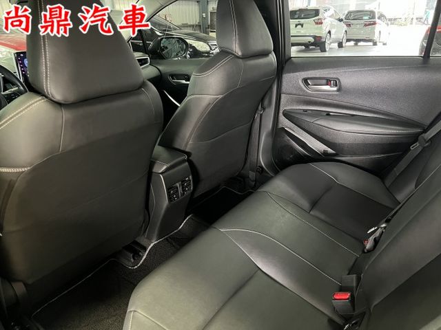 里程僅跑4萬 全車原鈑件 ACC跟車 車道偏離 倒車影像 藍芽 導航 車室氣氛優  第18張相片