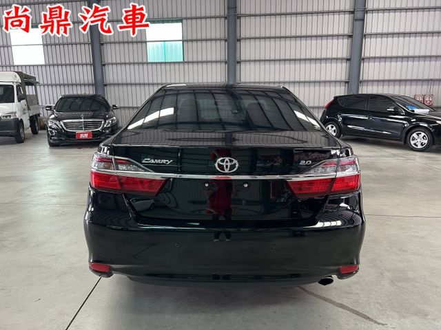 頂級款 里程僅跑7萬 原鈑件 天窗 免KEY 摸門 定速 電動座椅 導航 倒車影像 數位電視 可參考車貸  第3張相片