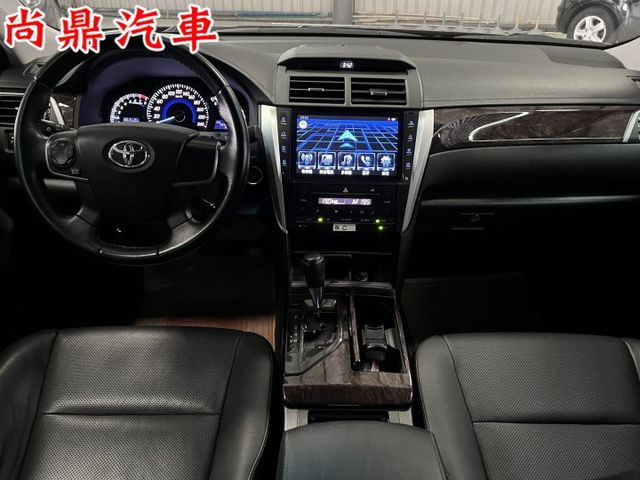 頂級款 里程僅跑7萬 原鈑件 天窗 免KEY 摸門 定速 電動座椅 導航 倒車影像 數位電視 可參考車貸  第11張相片