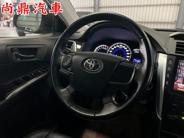 頂級款 里程僅跑7萬 原鈑件 天窗 免KEY 摸門 定速 電動座椅 導航 倒車影像 數位電視 可參考車貸  第12張相片