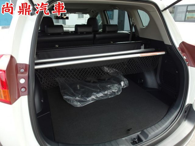 2.5L 里程僅跑8萬 天窗 定速 免KEY 電動座椅 數位電視 導航 倒車顯影 前後車距 可全額貸款 歡迎來賞車  第4張相片