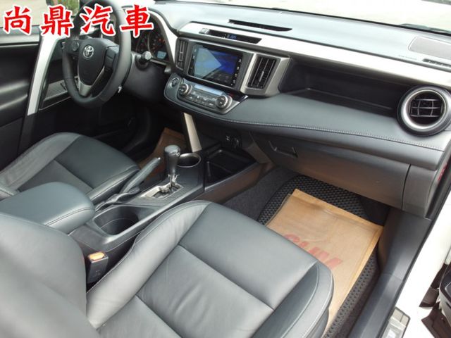 2.5L 里程僅跑8萬 天窗 定速 免KEY 電動座椅 數位電視 導航 倒車顯影 前後車距 可全額貸款 歡迎來賞車  第20張相片