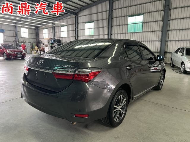 2017型 全車原鈑件 豪華款 六安 已加裝安卓機 免鑰匙 定速 倒車影像 恆溫 前後行車紀錄 可全額貸款  第4張相片