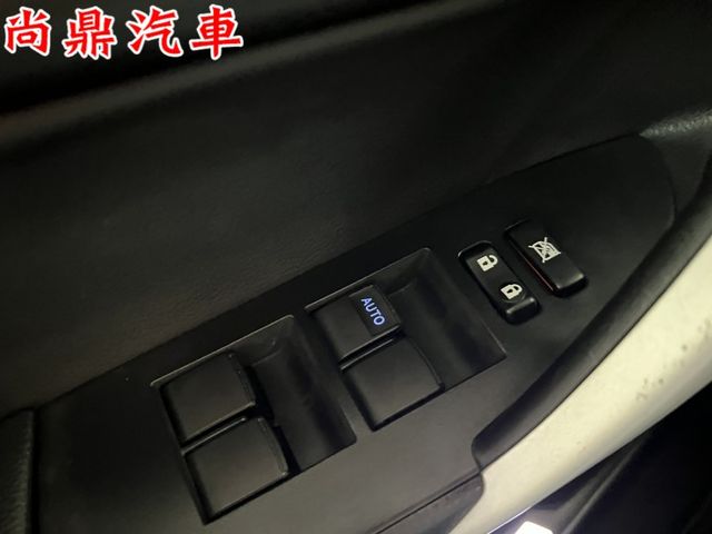 2017型 全車原鈑件 豪華款 六安 已加裝安卓機 免鑰匙 定速 倒車影像 恆溫 前後行車紀錄 可全額貸款  第8張相片