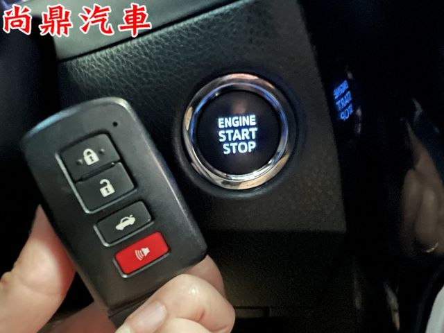 2017型 全車原鈑件 豪華款 六安 已加裝安卓機 免鑰匙 定速 倒車影像 恆溫 前後行車紀錄 可全額貸款  第14張相片
