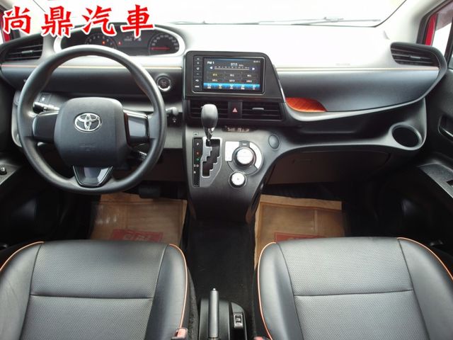 7人座 1.8L 豪華+版  電動側滑門 定速 免鑰匙 摸門 導航 倒車顯影 前後車距 胎壓 第三排座椅  第14張相片