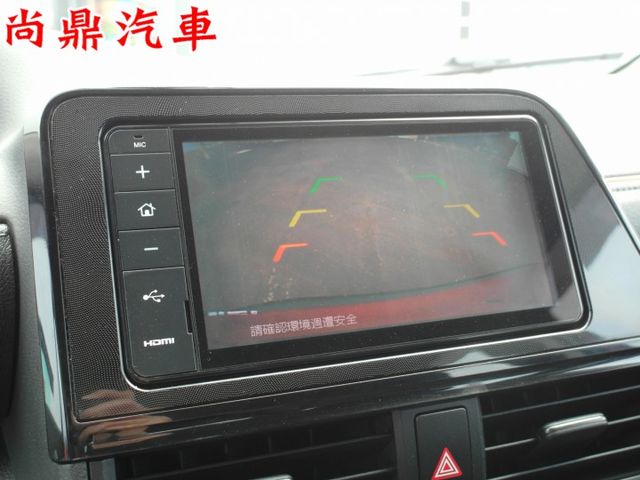 7人座 1.8L 豪華+版  電動側滑門 定速 免鑰匙 摸門 導航 倒車顯影 前後車距 胎壓 第三排座椅  第17張相片