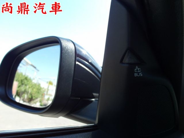 2017型 安全係數高 行動坦克 10安全氣囊 定速 盲點偵測 換檔撥片 前後車距 倒車影像 導航 電動記憶座椅  第11張相片