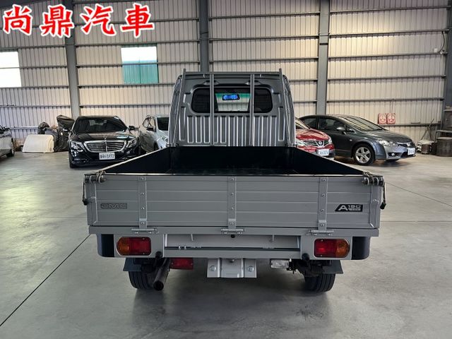 全車原鈑件 里程跑6萬 抬頭顯示器 藍芽 前後行車紀錄器 車況漂亮 可以參考貸款  第3張相片