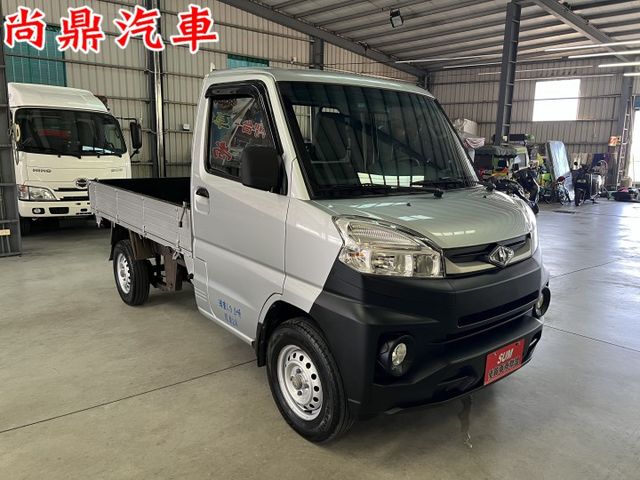 全車原鈑件 里程跑6萬 抬頭顯示器 藍芽 前後行車紀錄器 車況漂亮 可以參考貸款  第5張相片