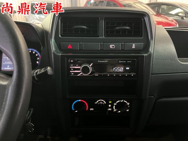 全車原鈑件 里程跑6萬 抬頭顯示器 藍芽 前後行車紀錄器 車況漂亮 可以參考貸款  第12張相片
