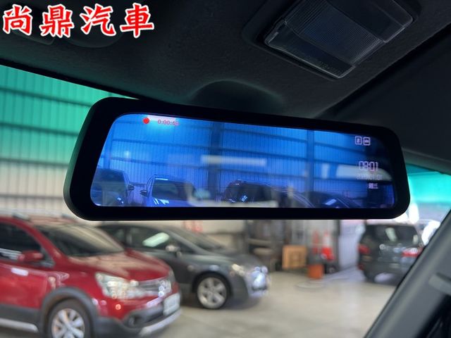 全車原鈑件 里程跑6萬 抬頭顯示器 藍芽 前後行車紀錄器 車況漂亮 可以參考貸款  第13張相片