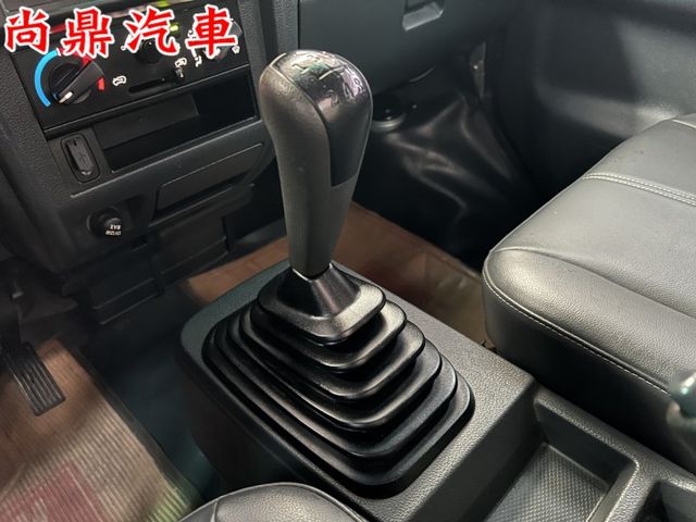 全車原鈑件 里程跑6萬 抬頭顯示器 藍芽 前後行車紀錄器 車況漂亮 可以參考貸款  第14張相片