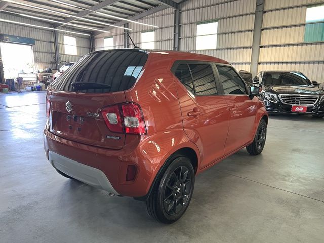 橘色配黑屋頂 里程僅跑2.4萬 免鑰匙 定速 360環景 導航 CARPLAY 換檔撥片 ISOFIX 歡迎預約賞車  第5張相片