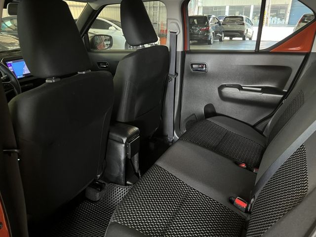 橘色配黑屋頂 里程僅跑2.4萬 免鑰匙 定速 360環景 導航 CARPLAY 換檔撥片 ISOFIX 歡迎預約賞車  第16張相片