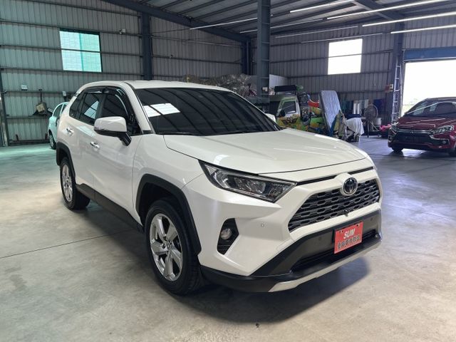 一手車 旗艦款 全車原鈑件 里程跑7萬 電尾門 360環景 ACC跟車 車道偏離 盲點 電動記憶椅  CARPLAY  第6張相片
