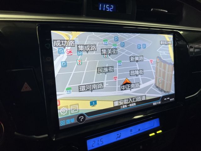 2016型 全車原鈑件 里程僅跑8萬 空力套件 免鑰匙 定速 安卓機 倒車影像 導航 藍芽 抬頭顯示器 後座影音 恆溫  第11張相片