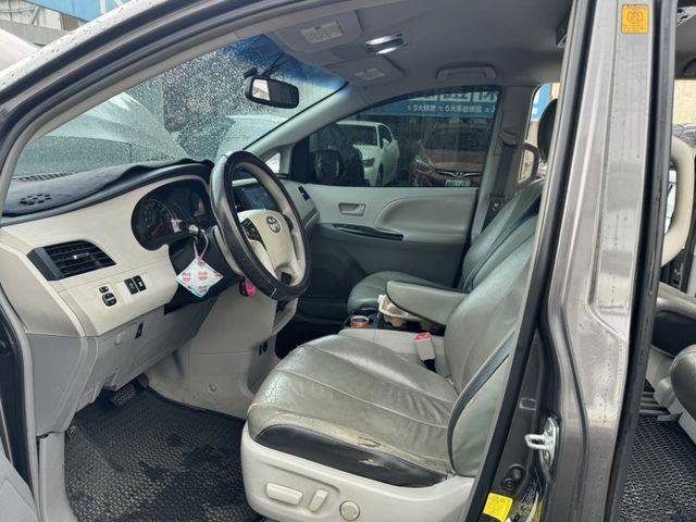 Toyota Sienna  第7張相片