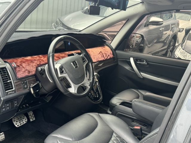 Luxgen M7  第3張相片