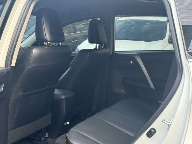 Toyota RAV4  第8張相片