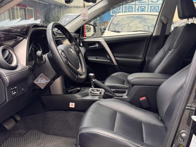 Toyota RAV4  第3張相片