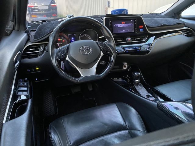 Toyota C-HR  第5張相片