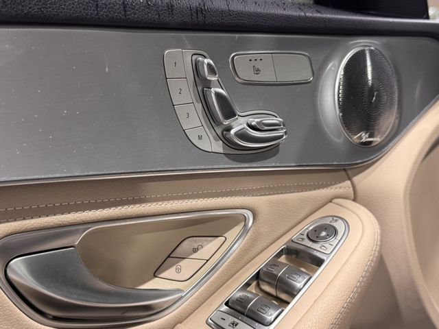 2015  C300 白  第3張相片