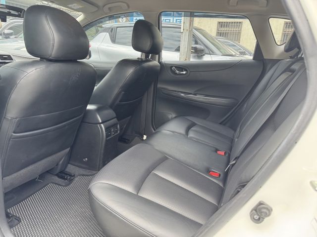 2019  TIIDA 白  第3張相片