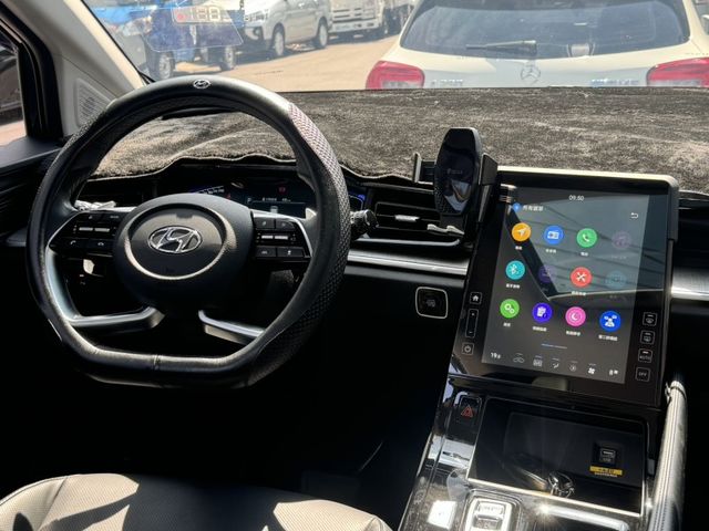 Hyundai Custin  第10張相片