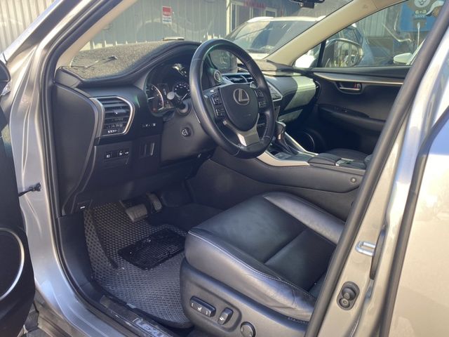 Lexus NX  第3張相片