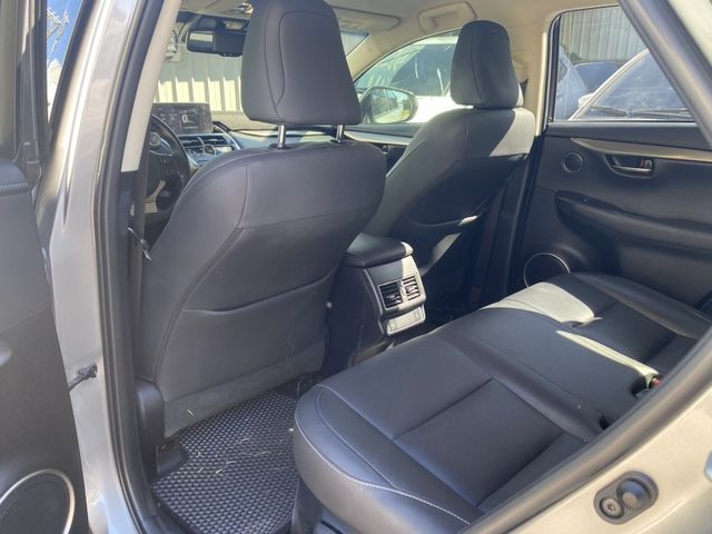 Lexus NX  第4張相片