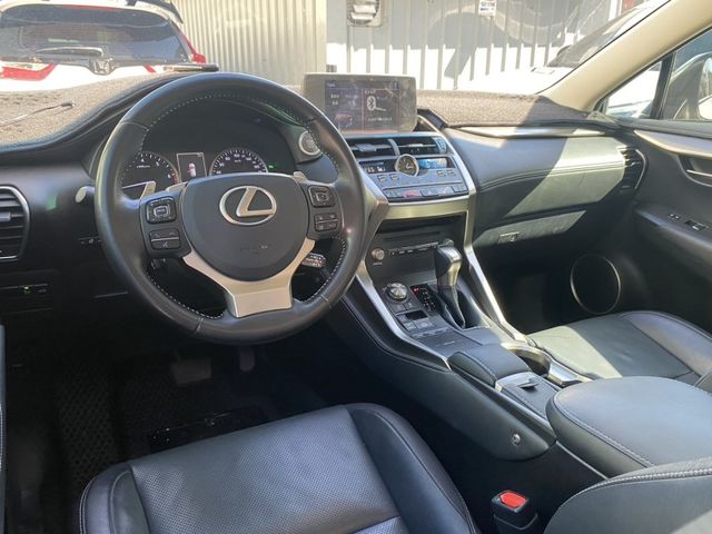 Lexus NX  第5張相片