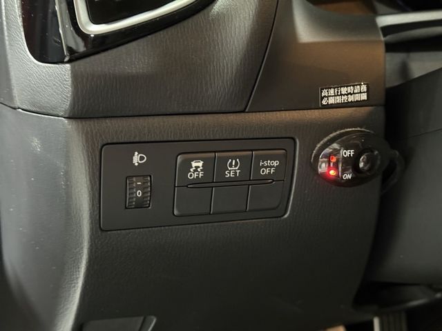 Mazda Mazda3  第9張相片