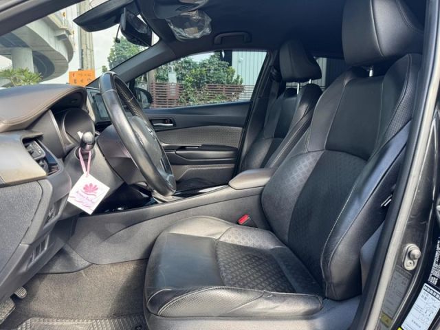 Toyota C-HR  第3張相片